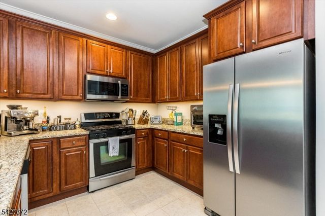 6217 Brookhaven Ct 217, Riverdale Boro, NJ 07457
