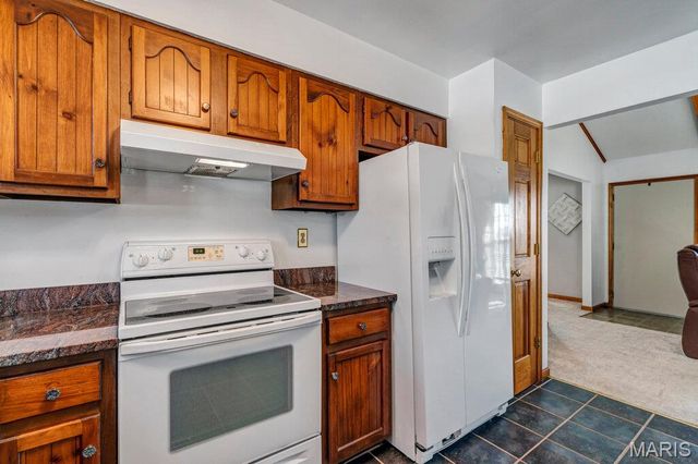 4727 Ringer Road, St Louis, MO 63129