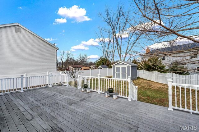 4727 Ringer Road, St Louis, MO 63129