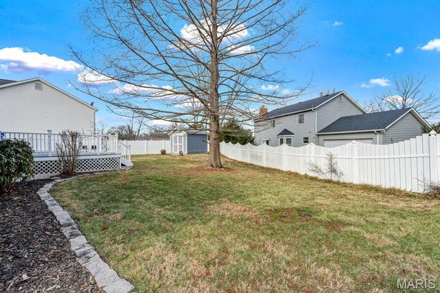 4727 Ringer Road, St Louis, MO 63129