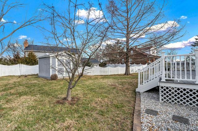 4727 Ringer Road, St Louis, MO 63129