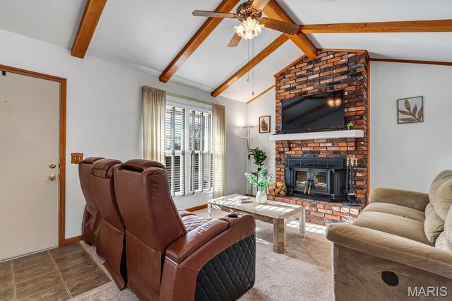 4727 Ringer Road, St Louis, MO 63129