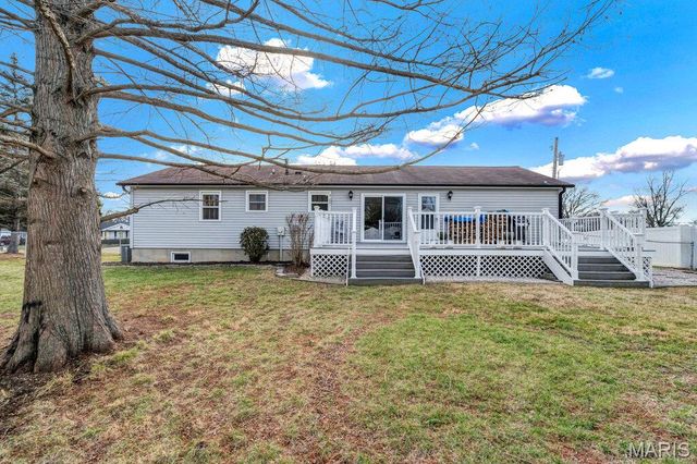 4727 Ringer Road, St Louis, MO 63129