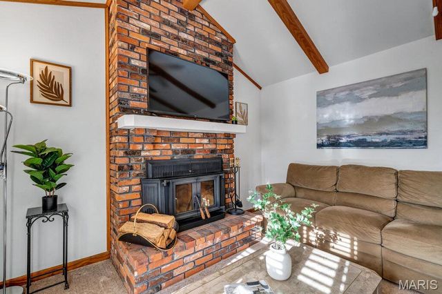 4727 Ringer Road, St Louis, MO 63129