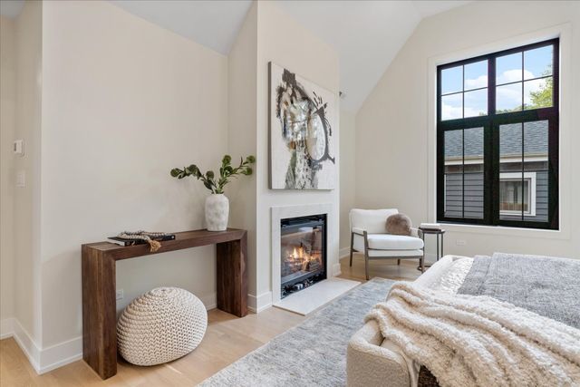 104 S Monroe Street, Hinsdale, IL 60521