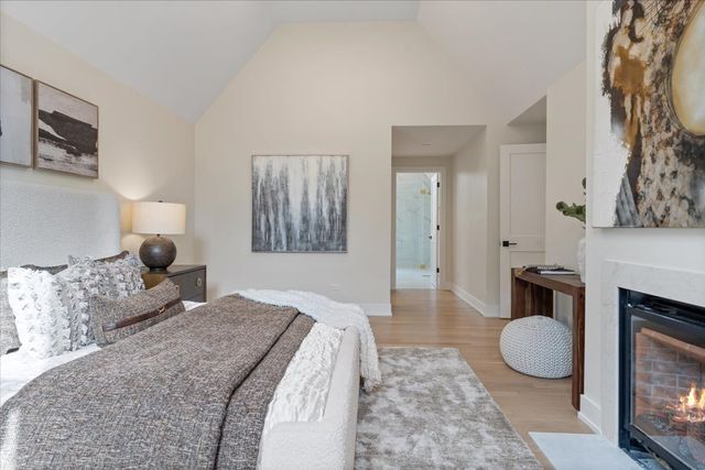 104 S Monroe Street, Hinsdale, IL 60521