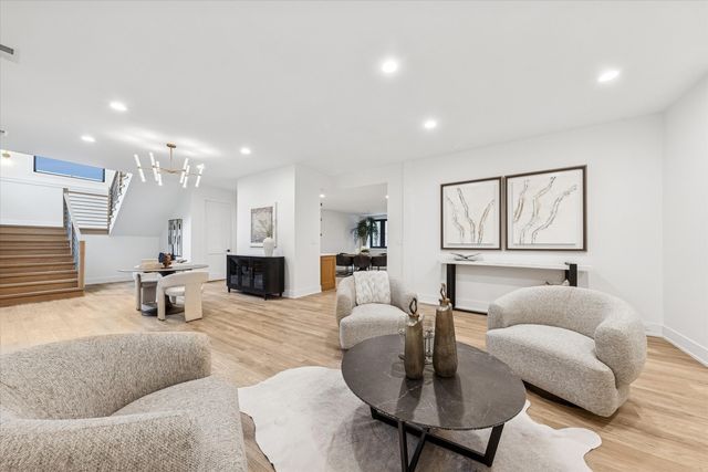 104 S Monroe Street, Hinsdale, IL 60521