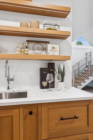 104 S Monroe Street, Hinsdale, IL 60521