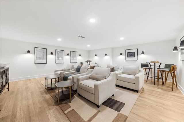 104 S Monroe Street, Hinsdale, IL 60521