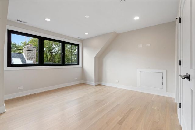 104 S Monroe Street, Hinsdale, IL 60521