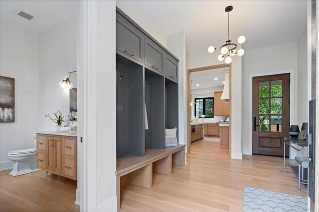 104 S Monroe Street, Hinsdale, IL 60521