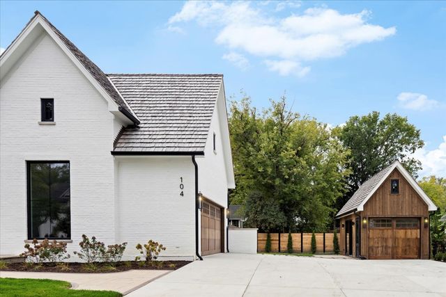 104 S Monroe Street, Hinsdale, IL 60521