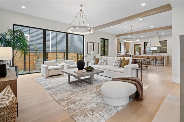 104 S Monroe Street, Hinsdale, IL 60521