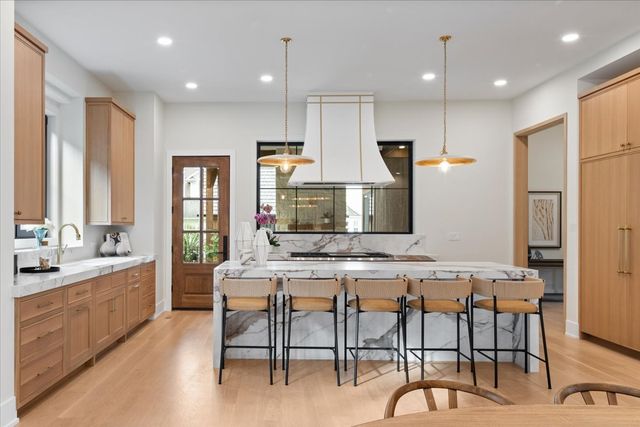 104 S Monroe Street, Hinsdale, IL 60521