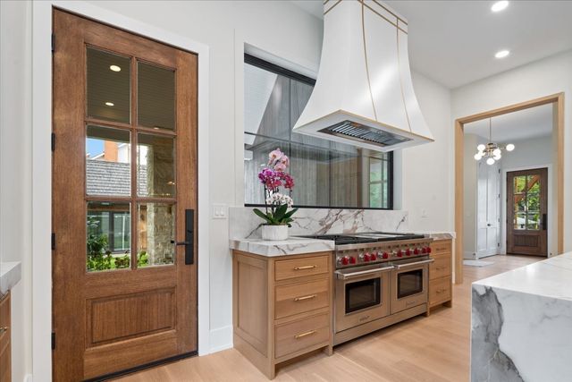 104 S Monroe Street, Hinsdale, IL 60521