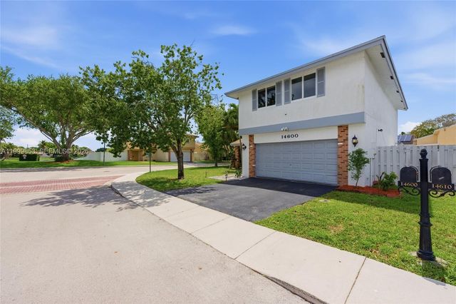 14600 Ashland Pl, Davie, FL 33325