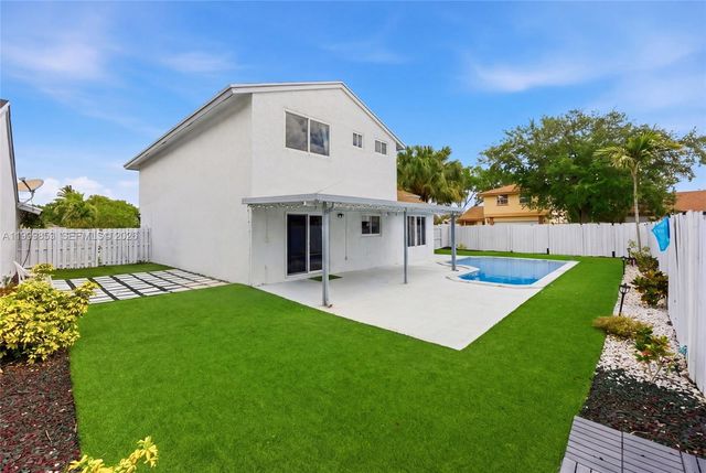 14600 Ashland Pl, Davie, FL 33325