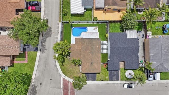 14600 Ashland Pl, Davie, FL 33325