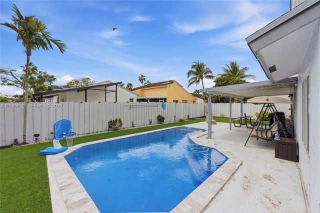 14600 Ashland Pl, Davie, FL 33325