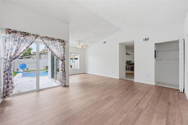 14600 Ashland Pl, Davie, FL 33325