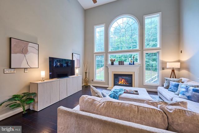 15814 DUNBARS SAWMILL DR, Haymarket, VA 20169