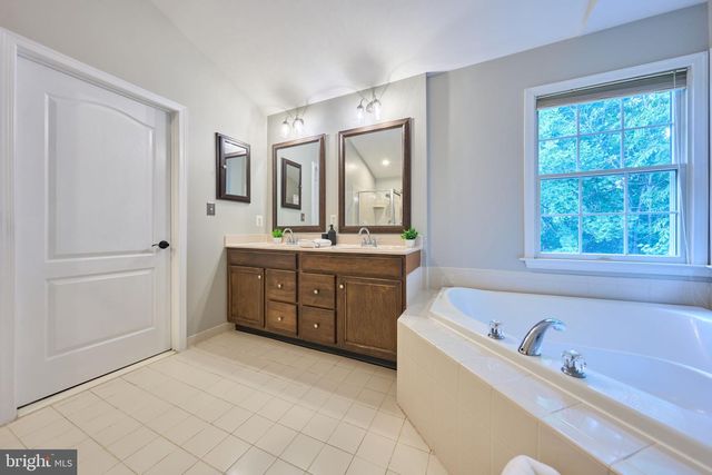 15814 DUNBARS SAWMILL DR, Haymarket, VA 20169