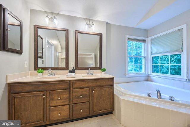 15814 DUNBARS SAWMILL DR, Haymarket, VA 20169