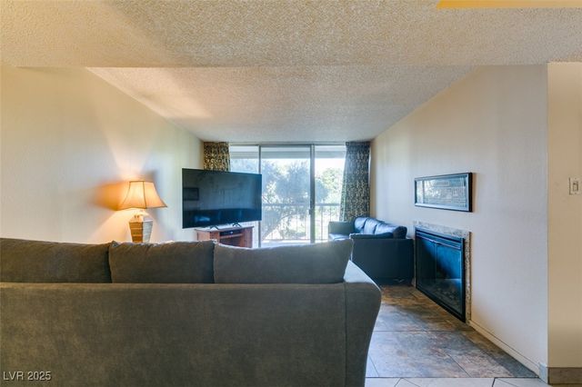 730 South Royal Crest Circle 426, Las Vegas, NV 89169