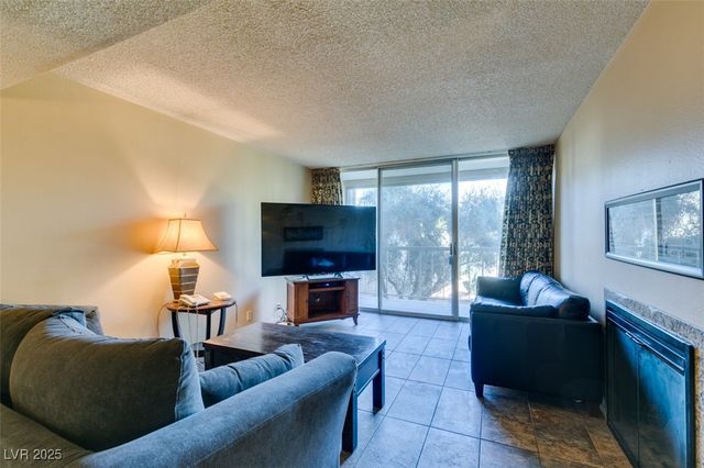 730 South Royal Crest Circle 426, Las Vegas, NV 89169