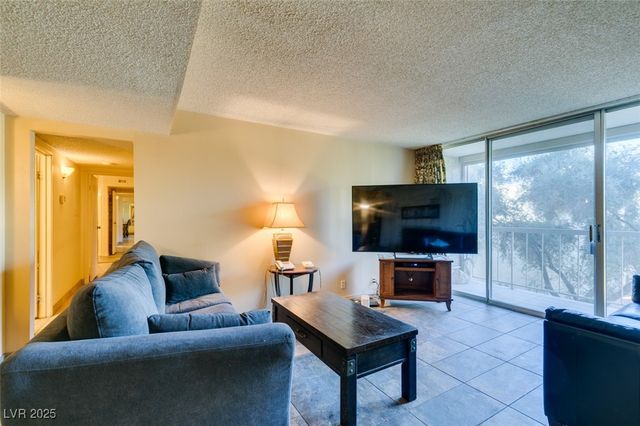 730 South Royal Crest Circle 426, Las Vegas, NV 89169