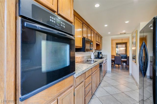 730 South Royal Crest Circle 426, Las Vegas, NV 89169