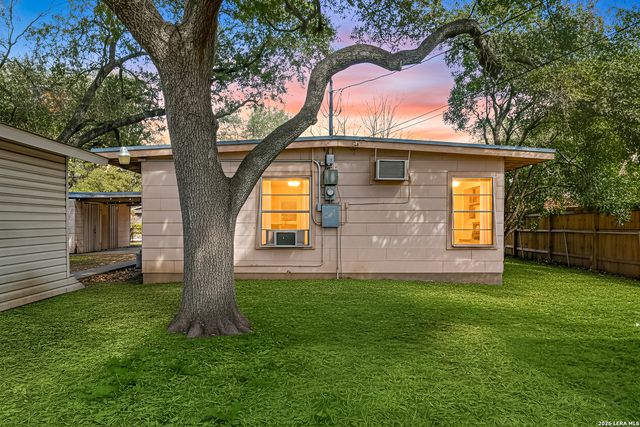 4618 Lakewood, San Antonio, TX 78220