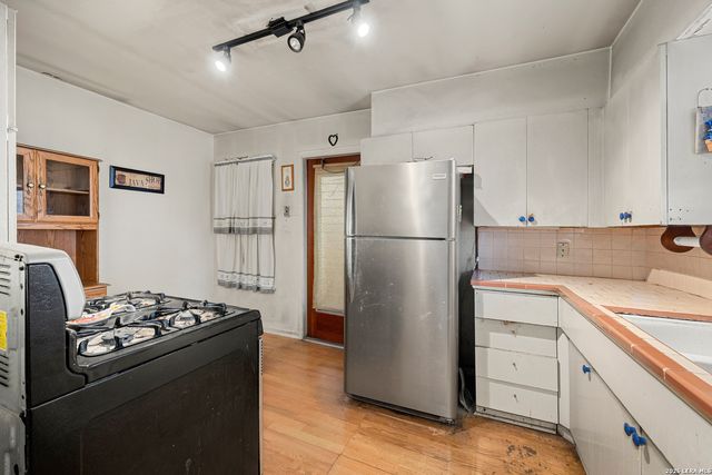 4618 Lakewood, San Antonio, TX 78220