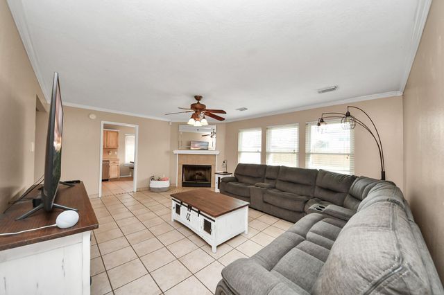 4747 Widerop Lane, Friendswood, TX 77546