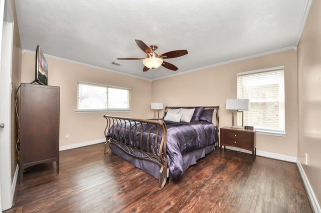 4747 Widerop Lane, Friendswood, TX 77546