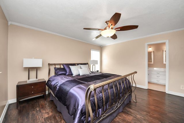 4747 Widerop Lane, Friendswood, TX 77546