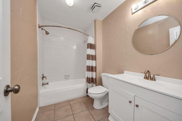 4747 Widerop Lane, Friendswood, TX 77546