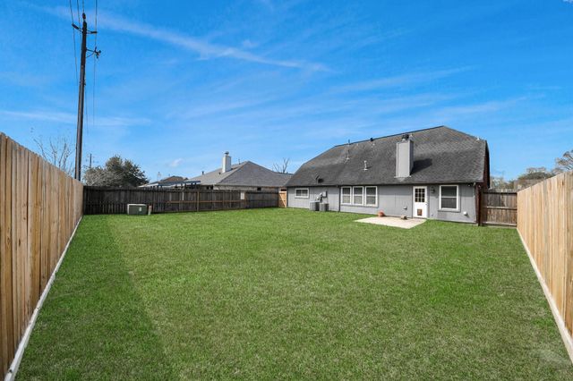 4747 Widerop Lane, Friendswood, TX 77546