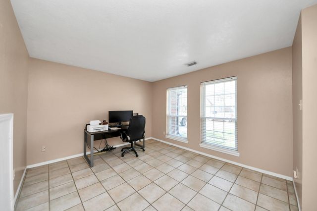 4747 Widerop Lane, Friendswood, TX 77546