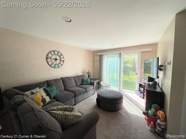 28331 Seneca Street, Flat Rock, MI 48134