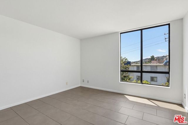 7320 Hawthorn Avenue 203, Los Angeles, CA 90046