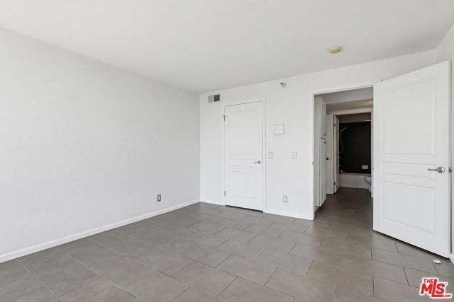 7320 Hawthorn Avenue 203, Los Angeles, CA 90046