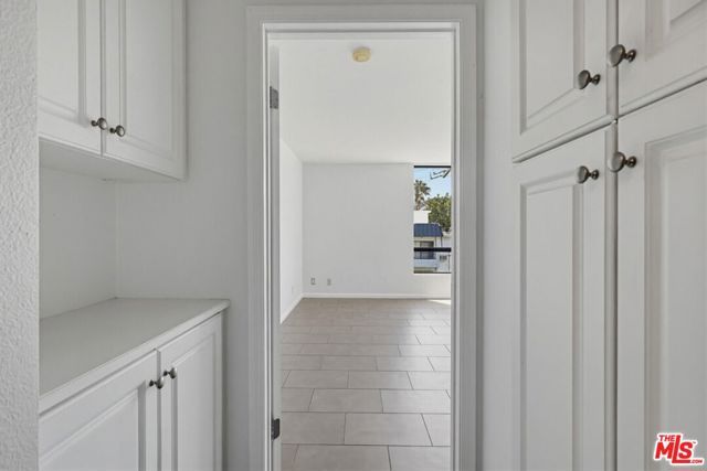 7320 Hawthorn Avenue 203, Los Angeles, CA 90046