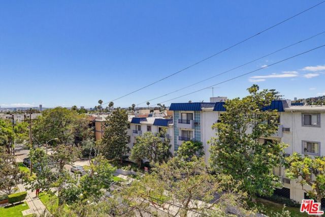 7320 Hawthorn Avenue 203, Los Angeles, CA 90046