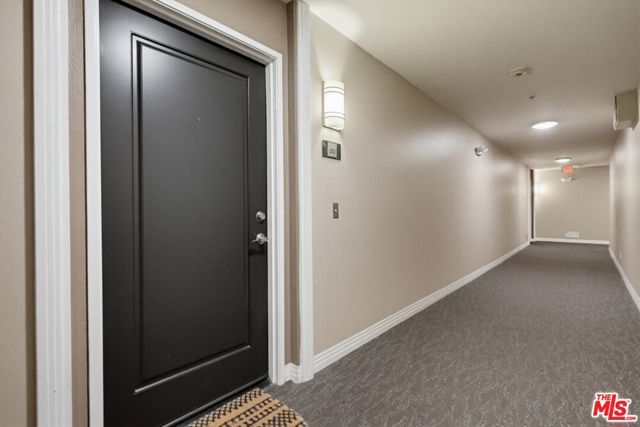 7320 Hawthorn Avenue 203, Los Angeles, CA 90046