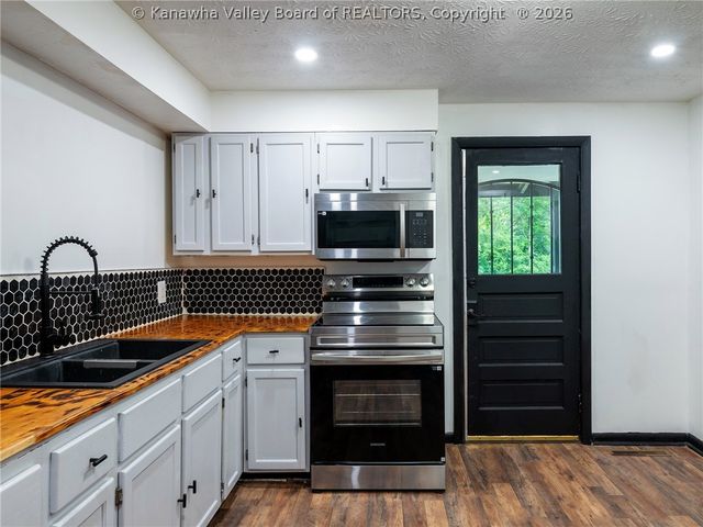 854 Stover Street, St Albans, WV 25177
