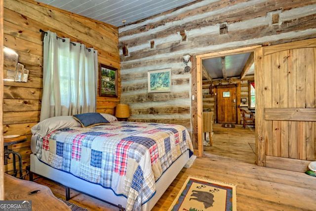 1064 Muskrat Creek Road, Hayesville, NC 28904