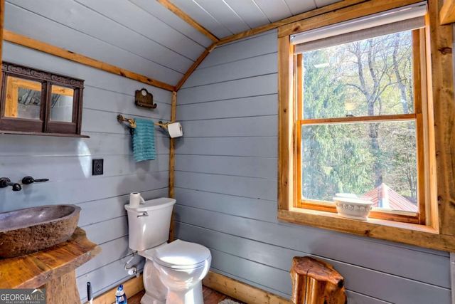 1064 Muskrat Creek Road, Hayesville, NC 28904