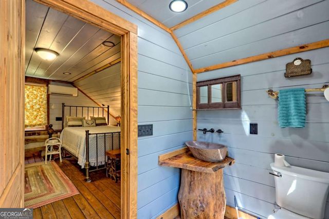 1064 Muskrat Creek Road, Hayesville, NC 28904