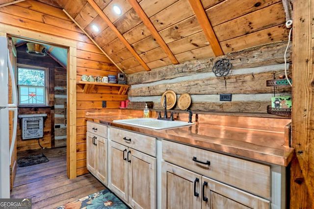 1064 Muskrat Creek Road, Hayesville, NC 28904